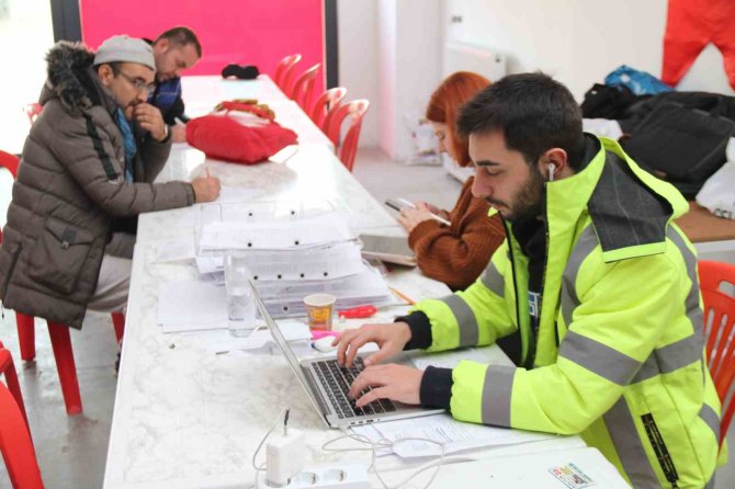 Eskişehir’deki Yardımseverlerden Depremzedeler İçin ‘Organize’ Sistem