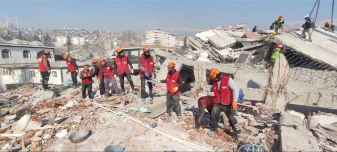 Yabancı Uyruklu Öğrenciler Depremzedeler İçin Seferber Oldu