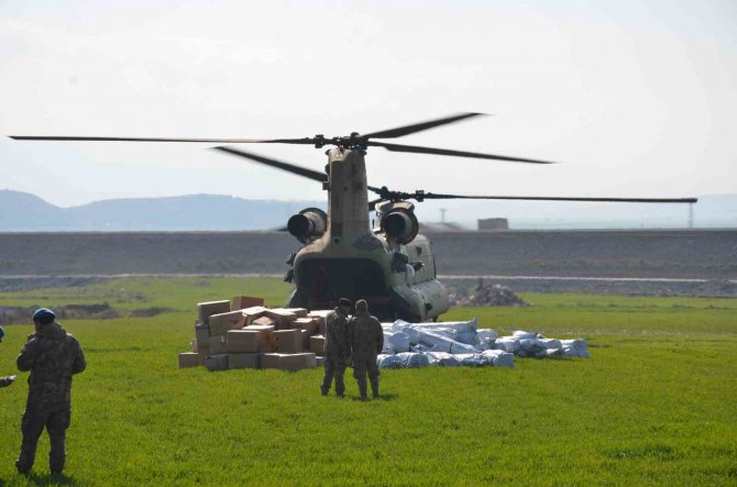 Devlet Hem Havadan Hem Karadan Yardımları Ulaştırıyor