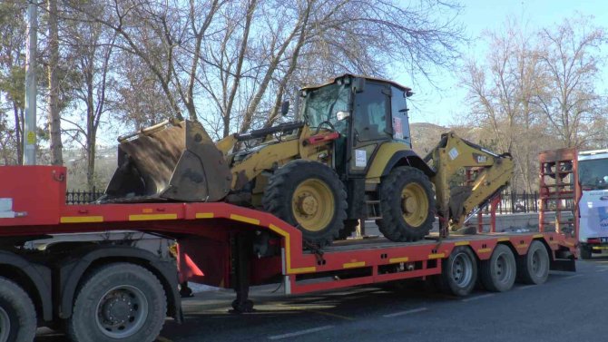 Kayseri’de Belediyelerin Deprem Bölgesine Yardımları Sürüyor