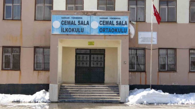 Hakkari’de Depreme Dayanıklı Olmadığı Tespit Edilen 3 Okul Tahliye Edildi