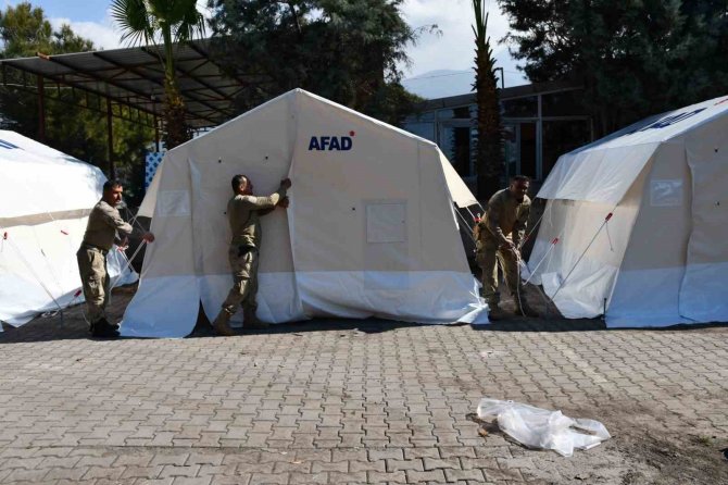 Payas’ta Depremzedeler İçin Kurulan Çadır Sayısı 580’e Ulaştı
