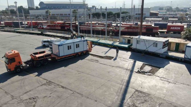 İ̇zmir İş Dünyasından Konteyner Seferberliği