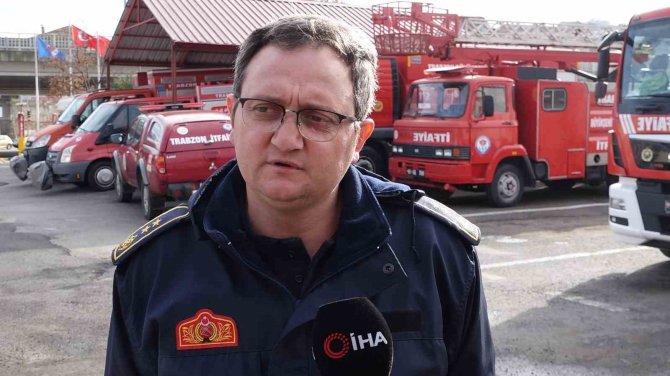 Arama Kurtarma Ekiplerinin Enkaz Altındakiler İle Yaşadıkları Diyaloglar Duygulandırdı