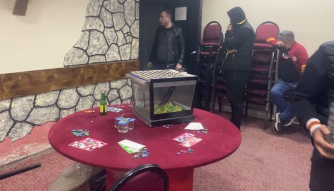 Kumarhaneye Çevrilen Kıraathaneye Jandarma Baskını