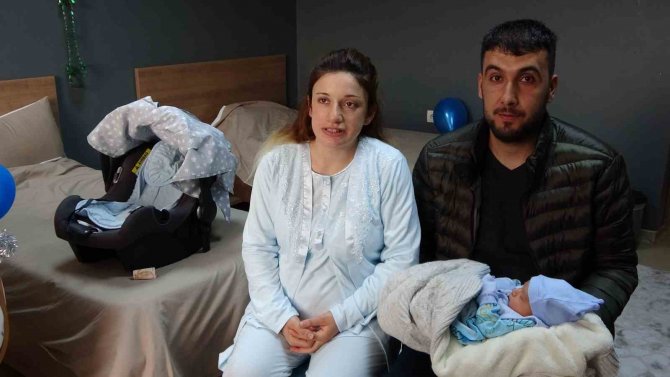 Depreme Anne Karnında Yakalandı, Sağlıklı Bir Şekilde Dünyaya Geldi