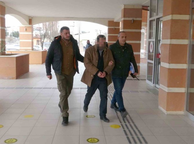 Barışmak İçin Gittiği Yeğenini Bıçaklayarak Öldüren Şüpheli Adliyeye Sevk Edildi