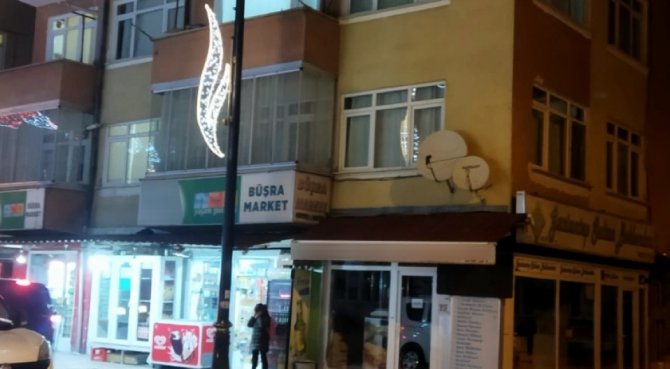 İ̇ki Esnaf Arasındaki Tartışma Kanlı Bitti: 1 Yaralı