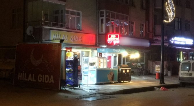 İ̇ki Esnaf Arasındaki Tartışma Kanlı Bitti: 1 Yaralı