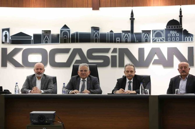 Büyükkılıç, İlçe Başkanları İle Kocasinan’da Bir Araya Geldi