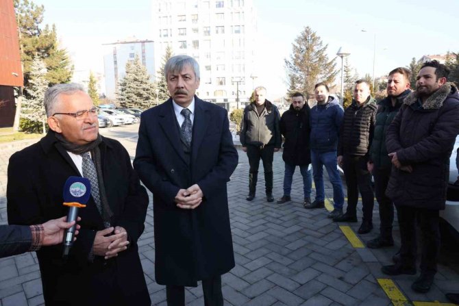 Başkan Büyükkılıç, Teknik Destek Ekibini Deprem Bölgesine Uğurladı