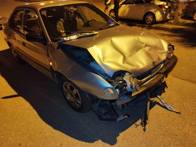 Motosikletli İki Çocuk Kazada Ölümden Döndü
