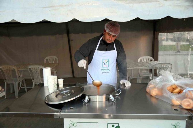 Manavgat Belediyesi’nden Öğrencilere Sıcak Çorba