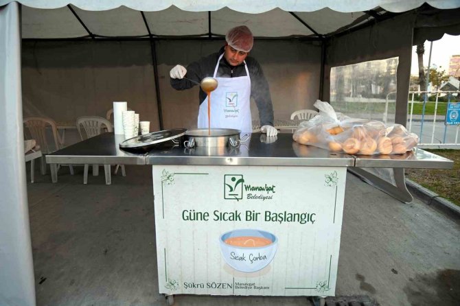 Manavgat Belediyesi’nden Öğrencilere Sıcak Çorba