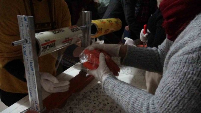 Mardin’de Kazanlar Gönüllüler Tarafından Depremzedeler İçin Hazırlanıyor