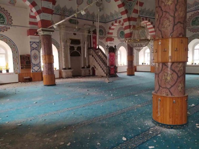 Hasar Gören Camilerde İnceleme Başlatıldı