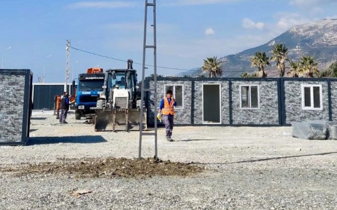 Başkan Erdem Deprem Bölgesinde