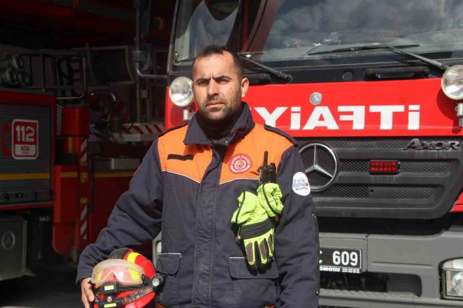 Batmanlı İtfaiye Eri Duş Aldığı Kyk Yurdunda Şampuanın Ücretini Bıraktı