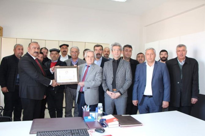 Seyfi Erayhan Mazbatasını Aldı