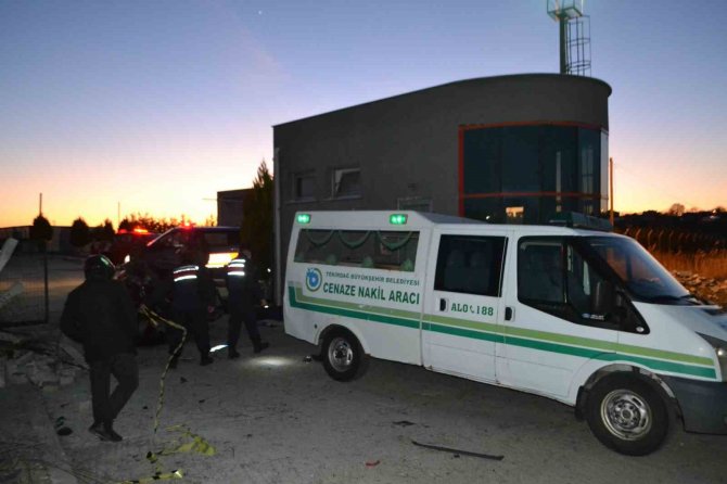 Tekirdağ’da Taklalar Atan Otomobil, Fabrikanın Bahçesine Daldı: 1 Ölü