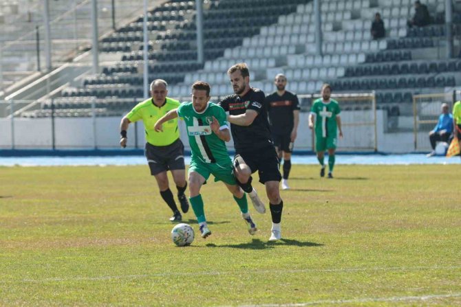Efeler 09 Sfk: 1 - Karşıyaka: 2