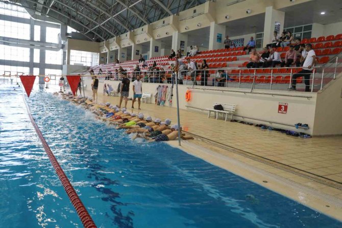 İ̇pekyolu’nda Yeni Dönem Yüzme Kursu Kayıtları Başladı