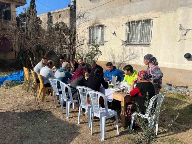 “Yalova Belediyesi Depremin Yaralarının Sarılması İçin Çalışacak”