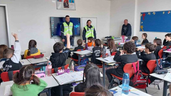 Yalova’da Jandarmadan Trafik Güvenliği Eğitimi