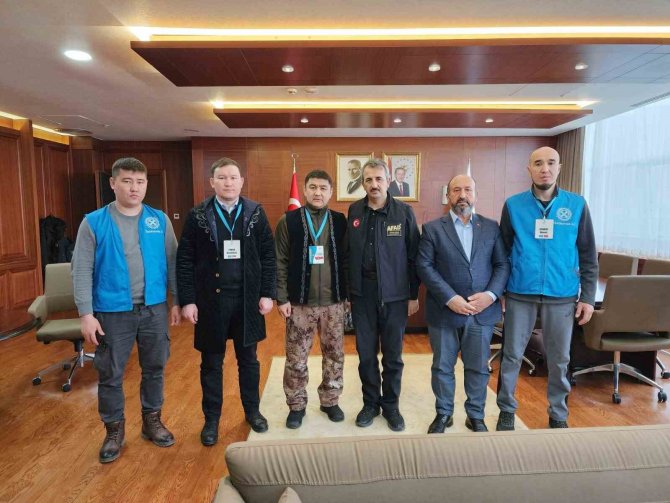 Kazakistan Salih Nesil Vakfı’ndan Depremzedeler İçin 480 Bin Dolar Yardım