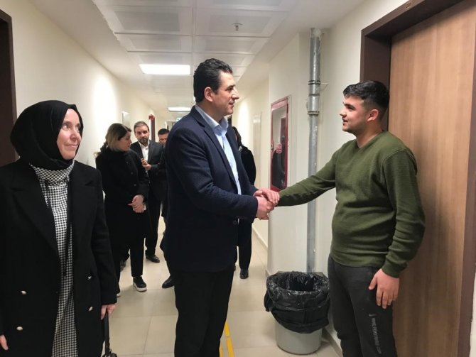 Ak Partili Güngör, Denizli’ye Gelen Depremzedelerle Buluştu