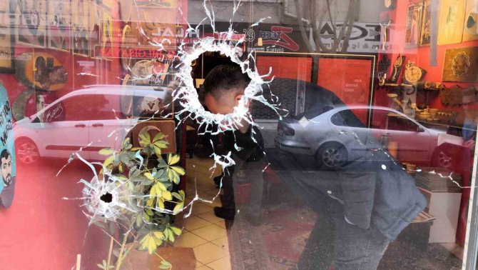 “Dövme Yapmadı” Diye İş Yerine Ateş Açan 2 Şahıs Tutuklandı