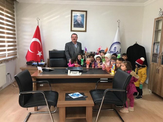 Altıntaş’ta Kur’an Kursu Öğrencileri Harçlıklarını Depremzedelere Bağışladı