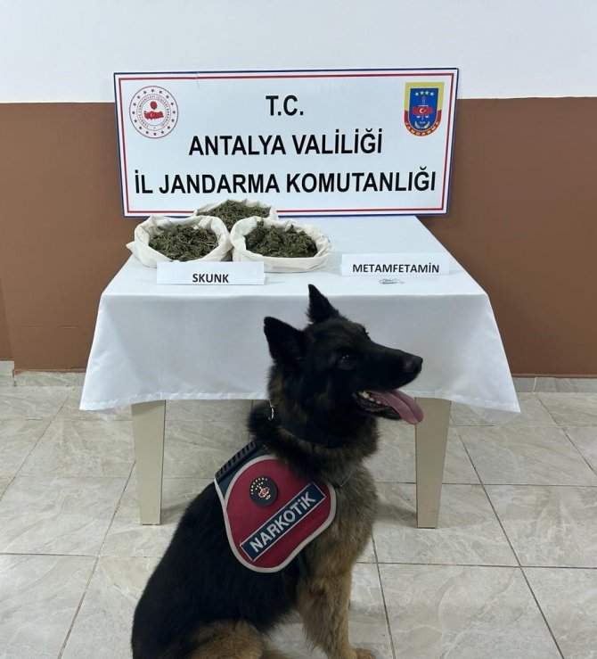 Kendini Depremzede Gibi Tanıtıp Uyuşturucu Sevkiyatı Yapan Şahıs Yakalandı