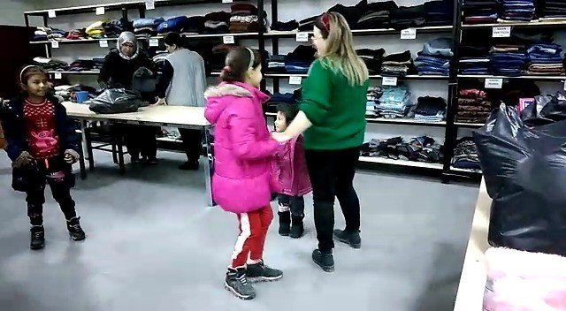 Sındırgı’da Depremzedelerin Tüm İhtiyaçlar Karşılanıyor