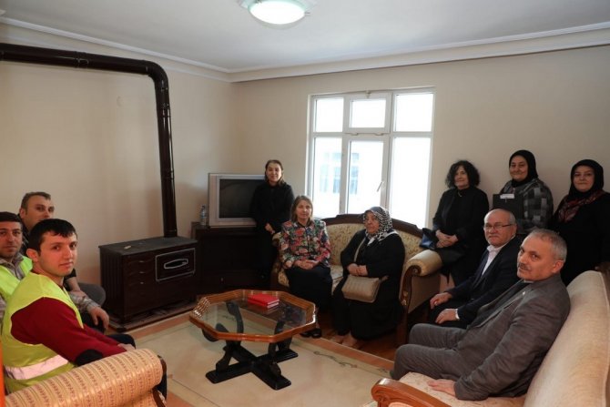 Başkan Demirtaş: "Depremzedelere Kapımız Sonuna Kadar Açık”