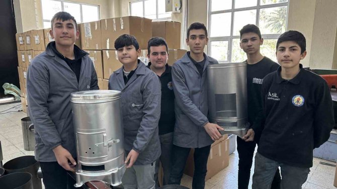 Depremzede Öğrenciler, Soba Üretip Memleketlerine Gönderiyor
