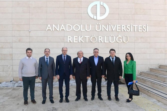 Başkan Şahin Ve Rektör Beydemir, Deney Hayvanları Araştırma Ve Uygulama Merkezini Gezdi