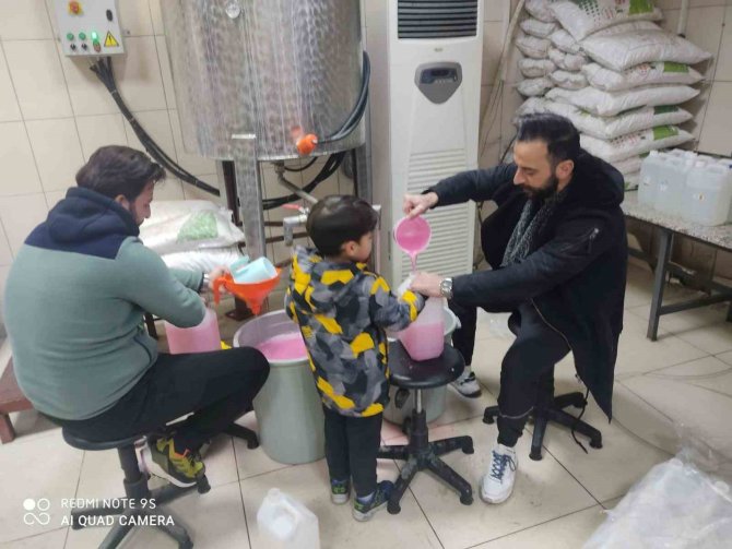 Batman Üniversitesinden Deprem Bölgelerine Sıvı Sabun Desteği