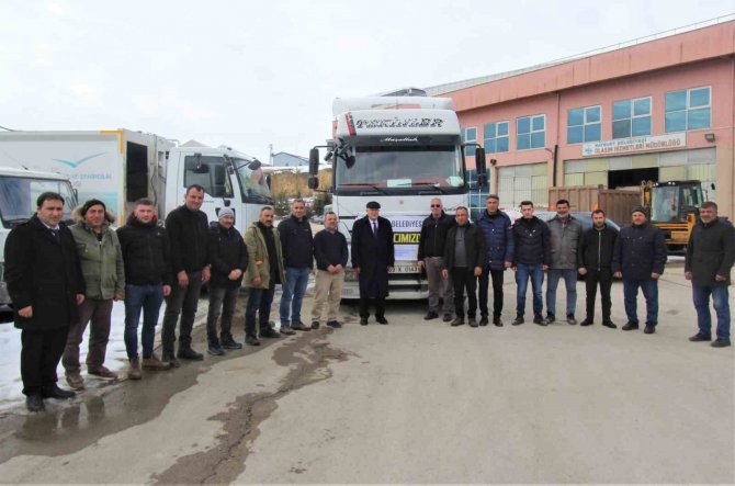 Bayburt’tan Deprem Bölgesine Yardımlar Sürüyor