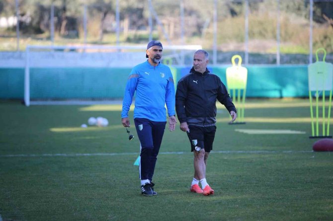 İ̇smet Taşdemir: "İ̇nşallah Bizim İçin Sonucu İyi Bir Maç Olur"