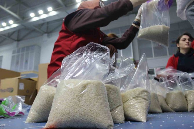 Kırklareli’nden Depremzedelere 20 Ton Kuru Gıda Ve Yağ Desteği