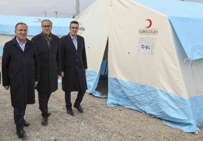 Bakan Bozdağ: "’Kızılay Nerede, Ne Yapıyor?’ Diyenler Diyarbakır’a Gelirlerse Kızılay’ı Göreceklerdir"