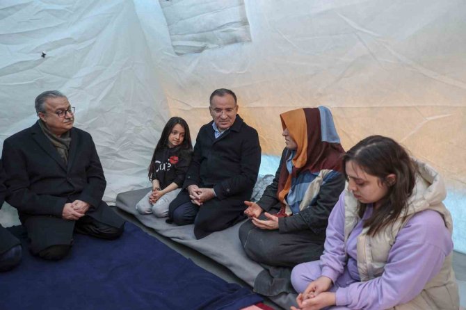 Bakan Bozdağ: "’Kızılay Nerede, Ne Yapıyor?’ Diyenler Diyarbakır’a Gelirlerse Kızılay’ı Göreceklerdir"