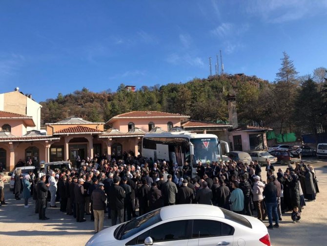 Emet’te 73 Kişilik Umre Kafilesi Dualarla Uğurlandı