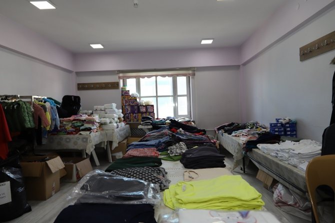 Ermek, Depremzedelerin İhtiyaçları Karşılanıyor