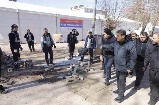 Esenler’den Büyük Afete Büyük Seferberlik