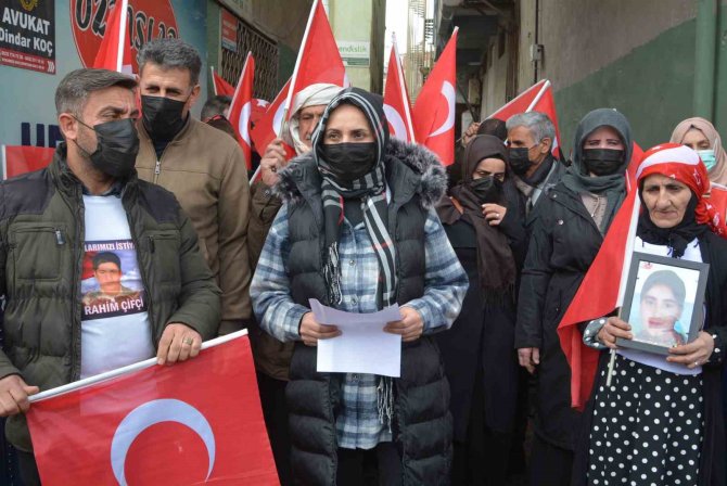 Hakkarili Annelerin Evlat Nöbeti 42’nci Haftada