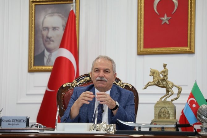 Başkan Demirtaş: "Depremzedelere Kapımız Sonuna Kadar Açık”
