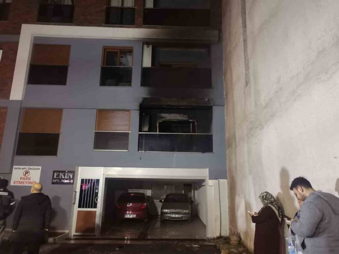Alevler Daireyi Sardı, Vatandaşlar Binayı Boşalttı