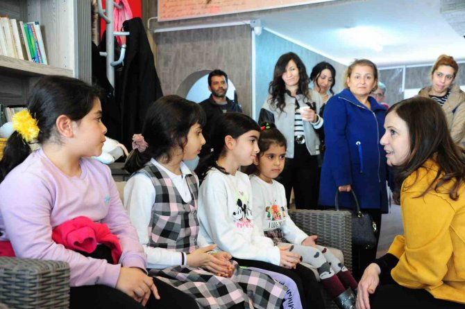 Depremzede Çocuklara Psikolog Eşliğinde Etkinlik